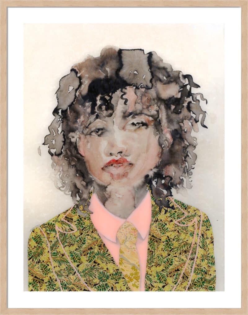 Suit (in green) - 5cm White Border Box Natural