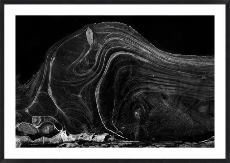 Winter's Veil #21 - 5cm White Border Box Black