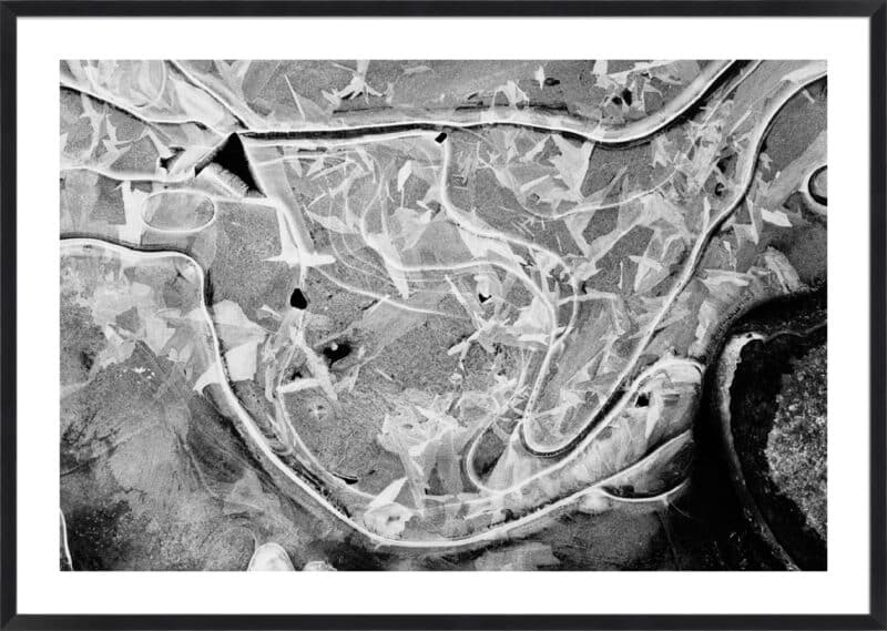 Winter's Veil #29 - 5cm White Border Box Black